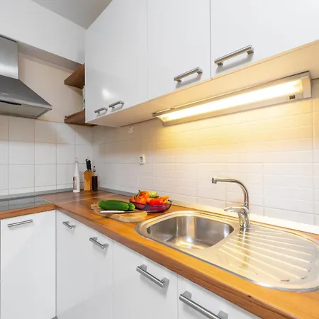 Diana - Comfort Two Bedroom With Terrace And Sea View